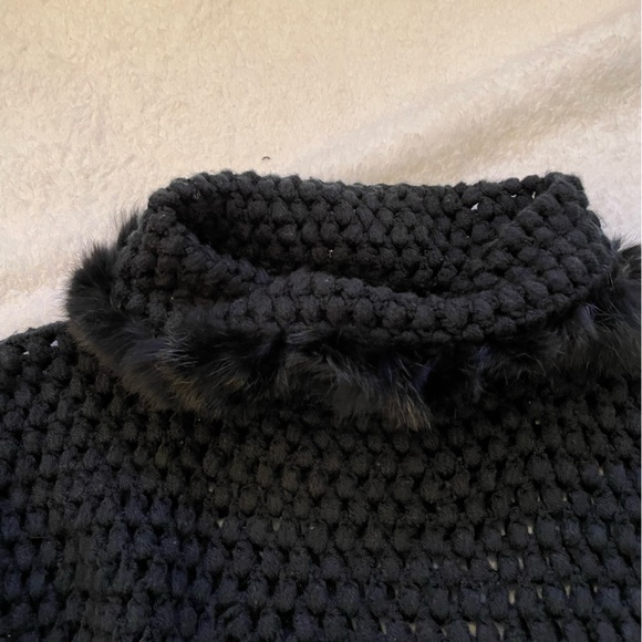 Cabo crochet black fur trim sweater - Picture 8 of 10